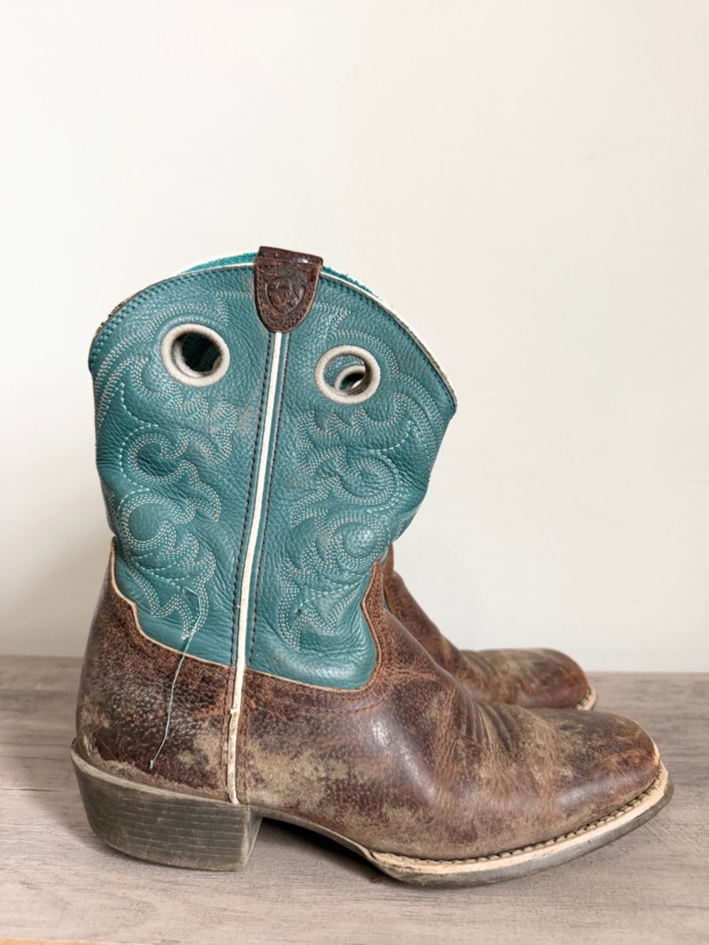 Ariat Youth Fatbaby Leather Boots, Distressed Brown Turquoise size 4